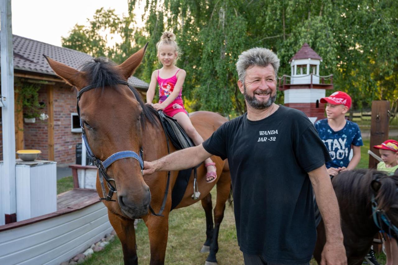 Domki Letniskowe I Pokoje Savana Nad Morzem Jarosławiec Buitenkant foto